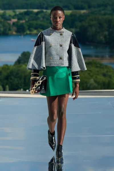 Look 30